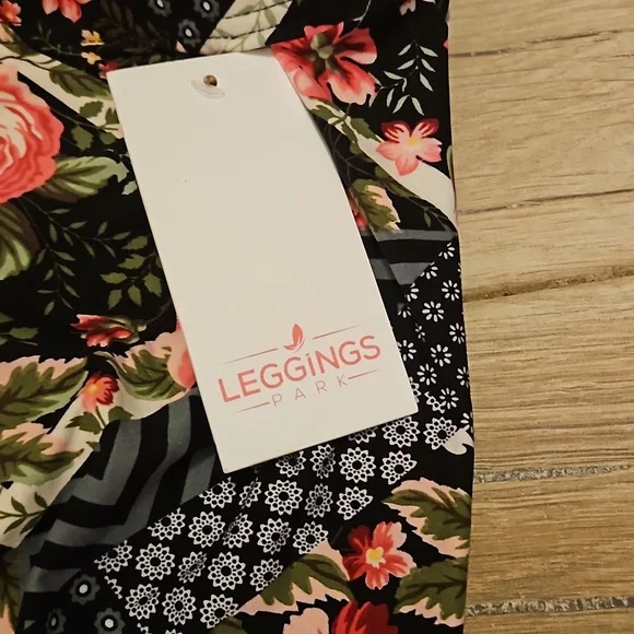 NWT!! Leggings Park women's Leggings plus size - Picture 3 of 4